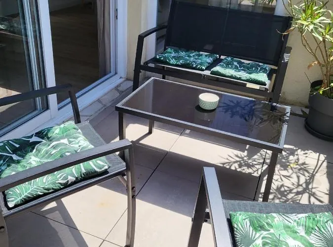 La Dolce Nimoise Terrasse 100 M Des Arenes *