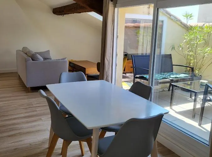 La Dolce Nimoise Terrasse 100 M Des Arenes アパート ニーム