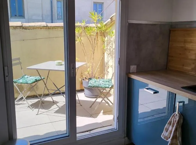 アパート La Dolce Nimoise Terrasse 100 M Des Arenes *